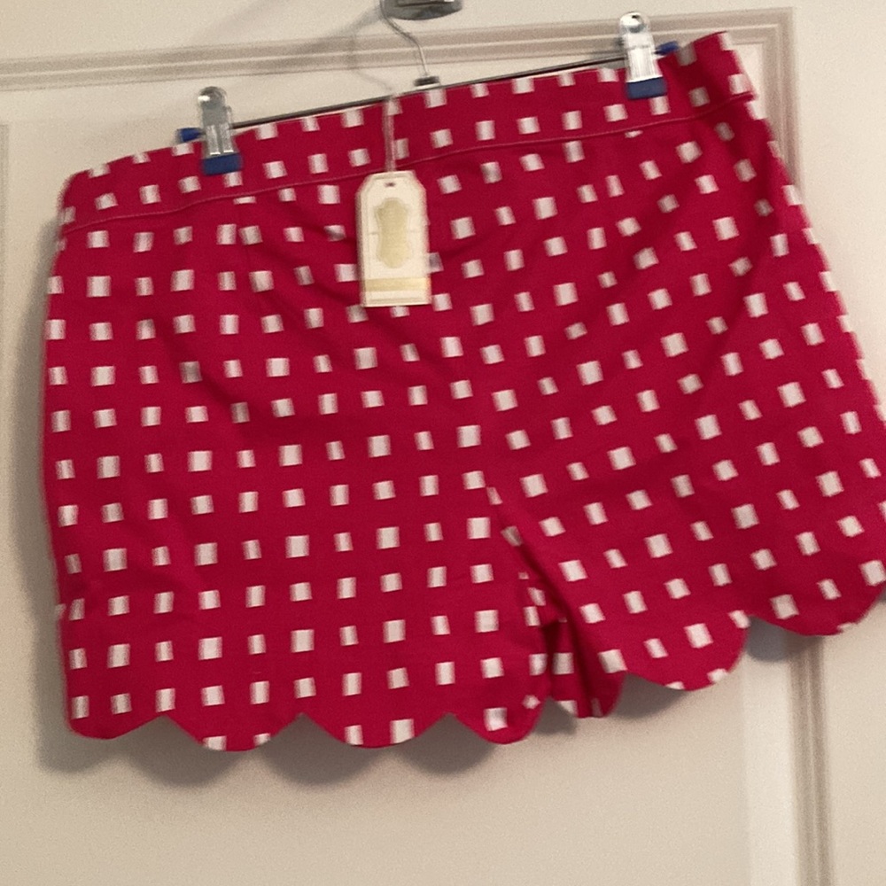 Shorts - Picture 2 of 3